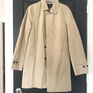 Banana Republic Women’s Trench Coat - size medium